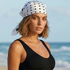 Elegant Silk Square Scarf – Satin 90x90 cm