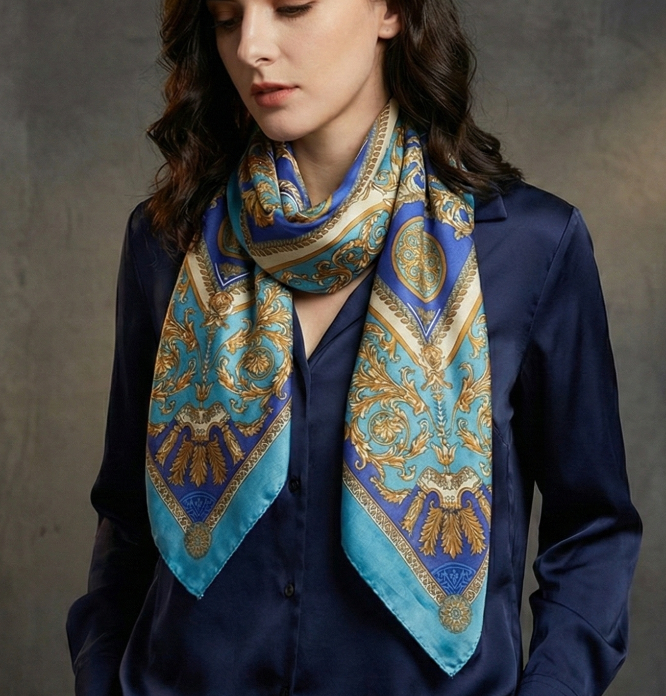 وشاح حريري مربع من الساتان ناعم الملمس – 70x70 سم | لمسة أنيقة