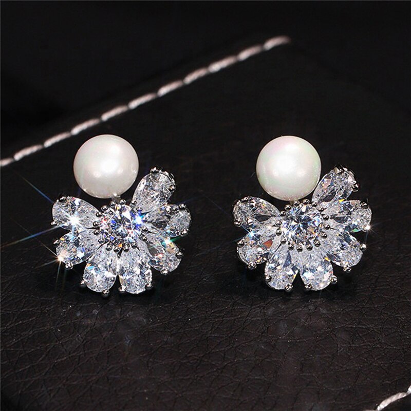 Exquisite Simulated Pearl Stud Earrings