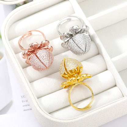 Elegant Flower Bud Zircon Ring