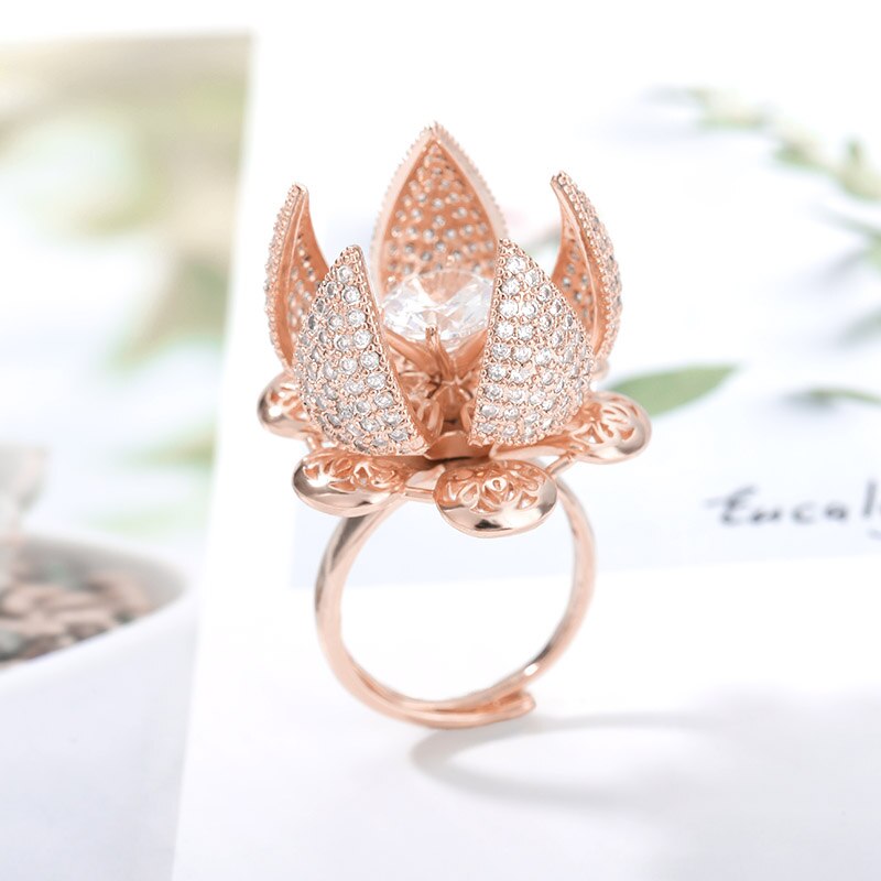 Elegant Flower Bud Zircon Ring