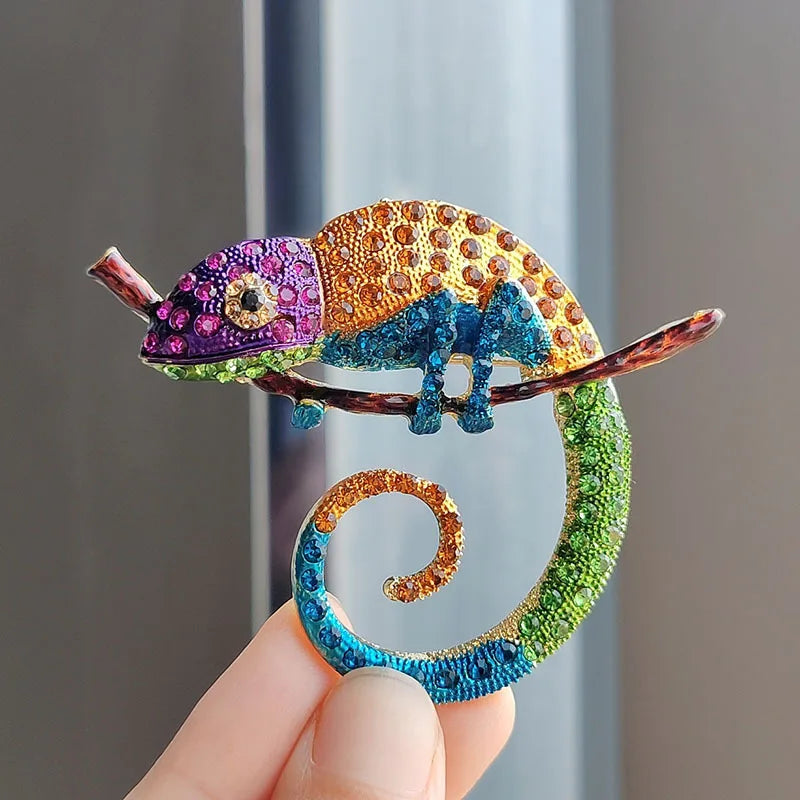 fashion rhinestone inlaid chameleon brooch