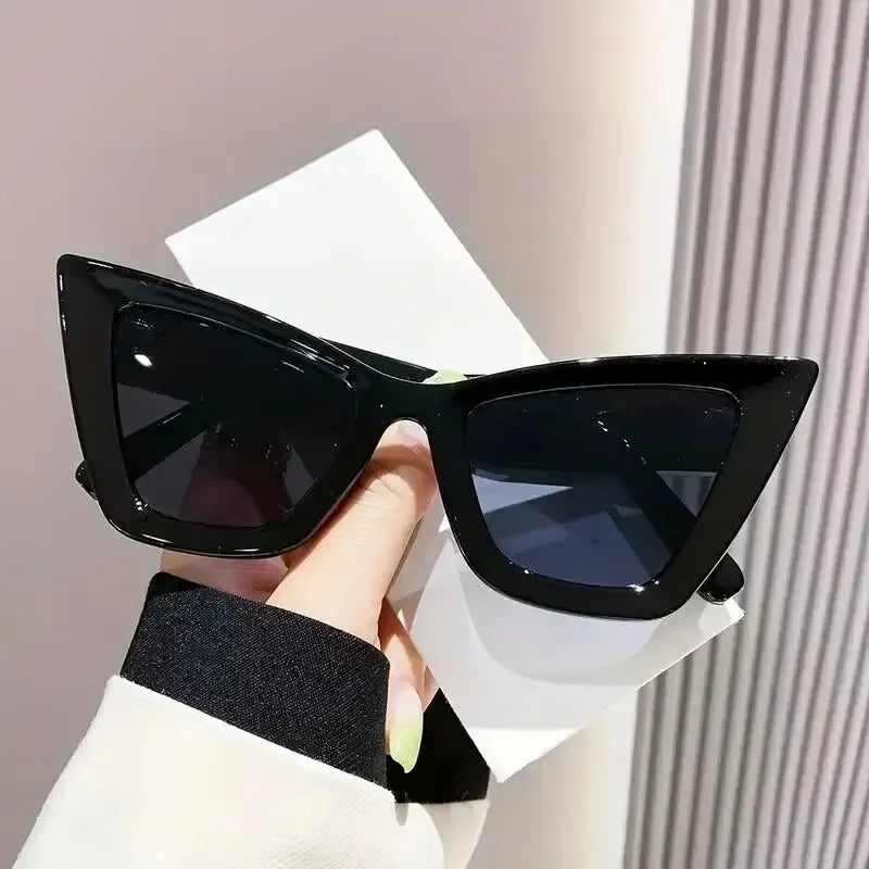 Oversized Cat Eye Sunglasses – Vintage Frame Glasses With UV400 Protection