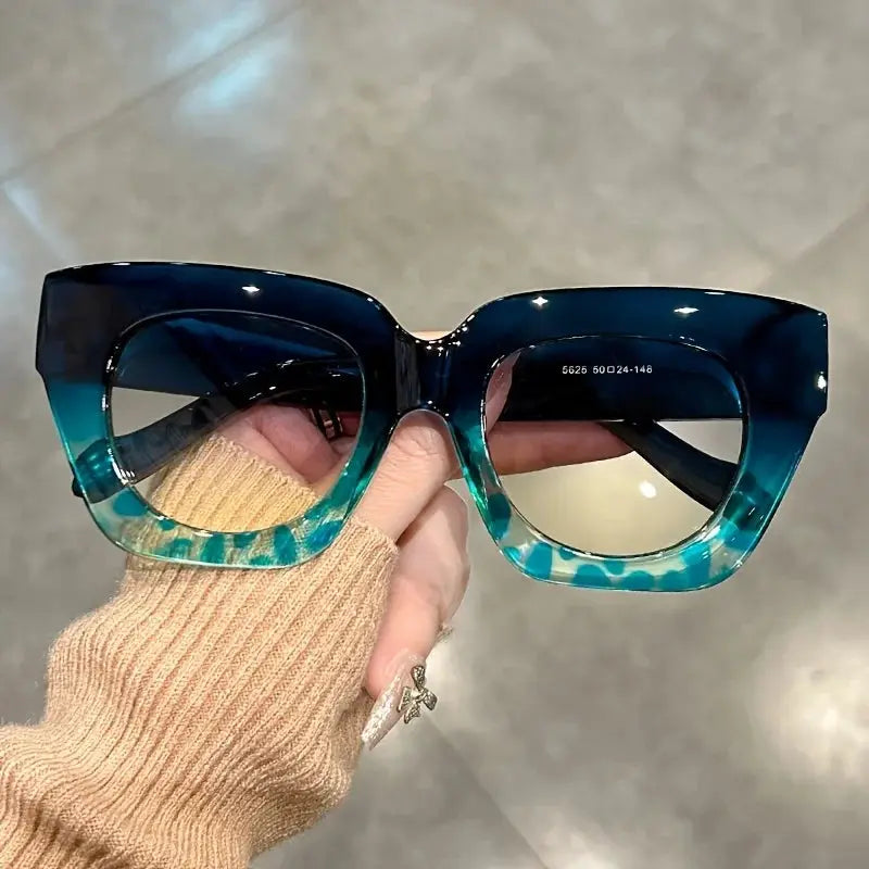 Cat Eye Sunglasses – Chic Women’s Outdoor Eyewear with Gradient Lenses & Plastic Frame Glasses by Adornity