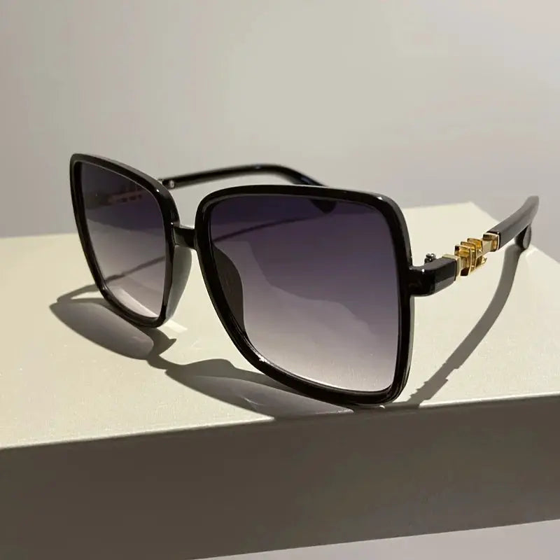 Bold Two-Tone Sunglasses – Oversized Retro Gradient Lens by Adornity