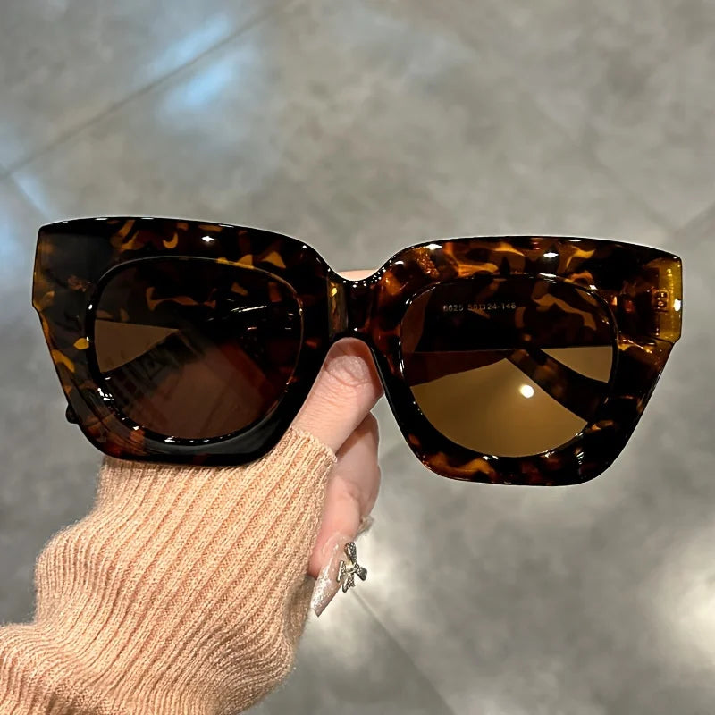 Cat Eye Sunglasses – Chic Women’s Outdoor Eyewear with Gradient Lenses & Plastic Frame Glasses by Adornity
