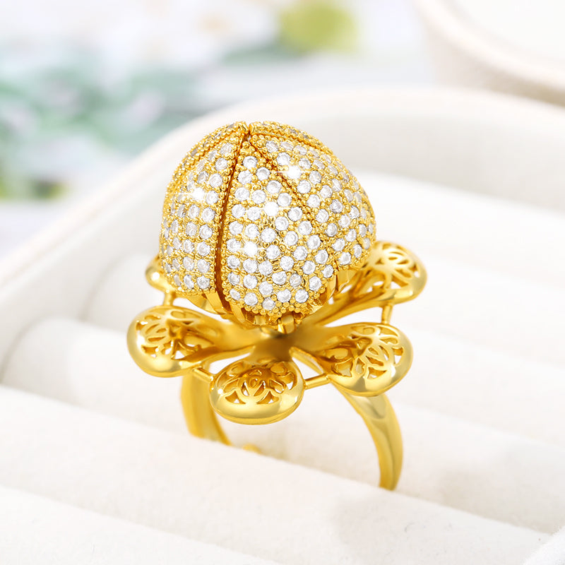 Elegant Flower Bud Zircon Ring