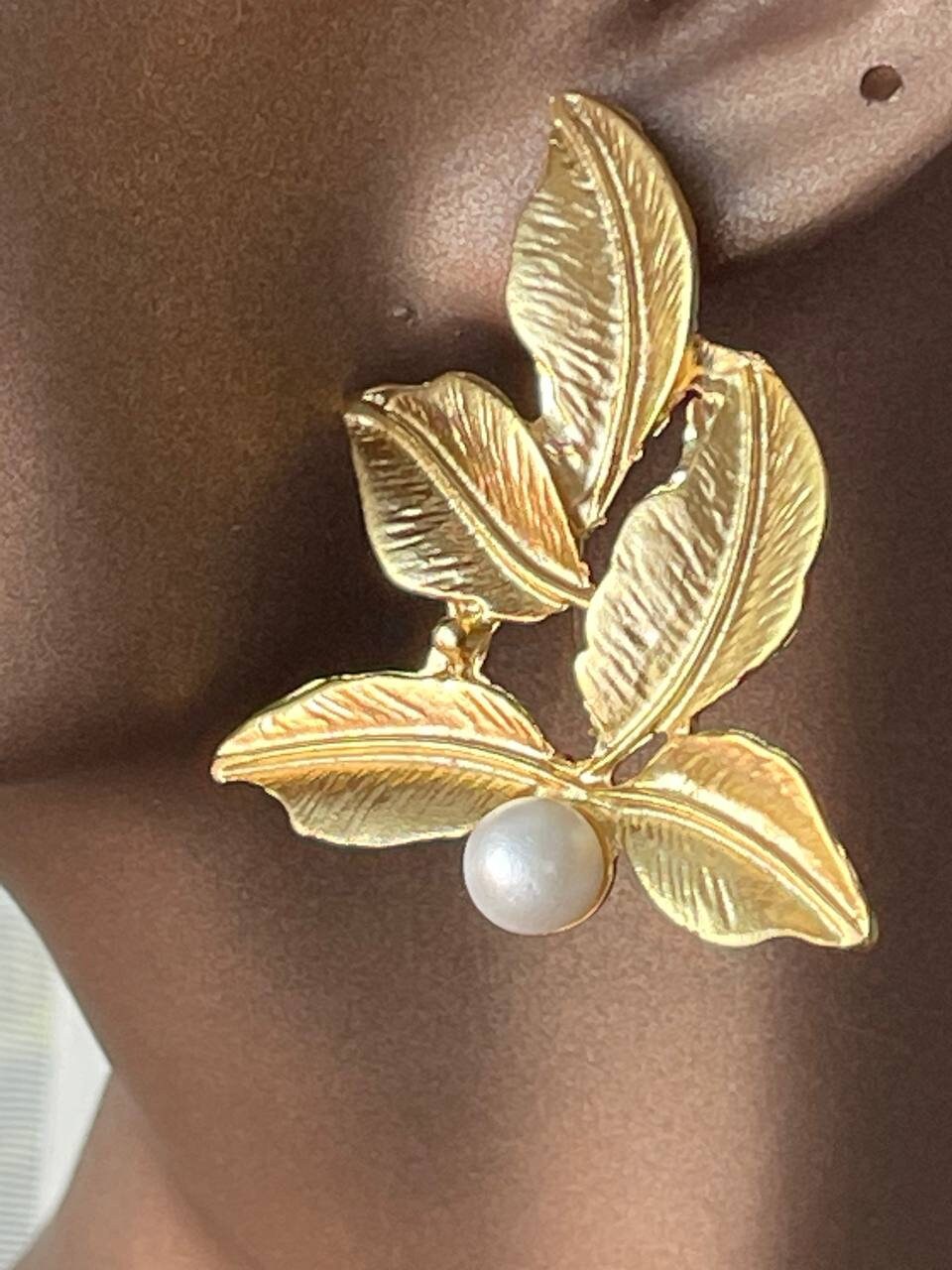 Gold Plated Leaf Necklace and Earrings Set - Modern Pearl Jewelry Gift for Her